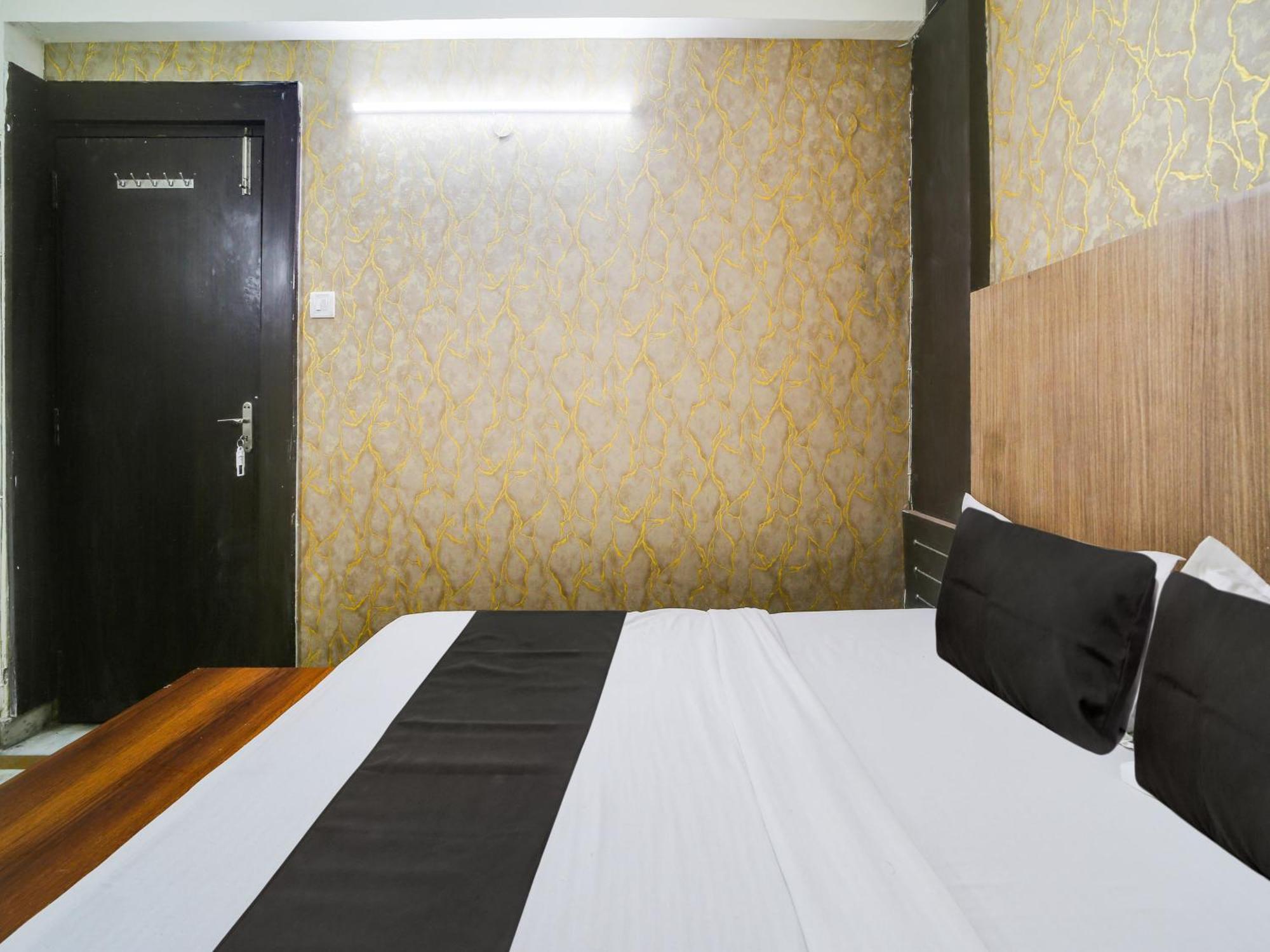 Super Hotel O The Surbhi بوبال المظهر الخارجي الصورة